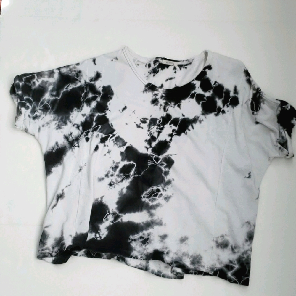 Oversized knit tie dye tee crew neck.